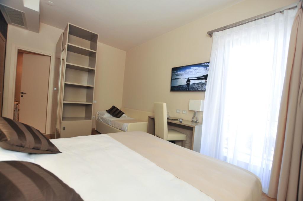 Hotel Dori Peschiera del Garda Cameră foto